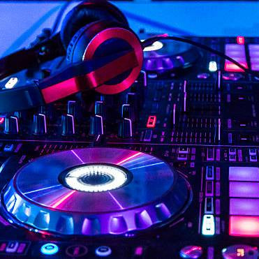 Being a DJ: Expectations Vs Reality - Rock and Soul DJ Equipment and Records