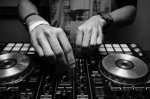 Going Into Your First DJ Gig - Rock and Soul DJ Equipment and Records