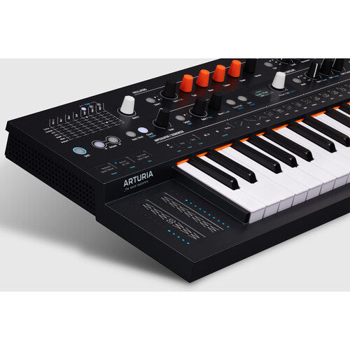 Arturia MiniFreak 6-voice polyphonic hybrid synthesizer (571001) (Open Box)