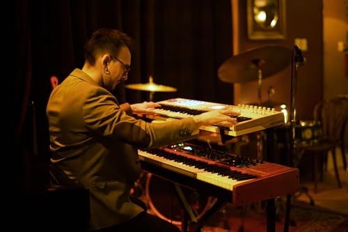 Arturia KeyLab 49 mk3 Professional MIDI Controller and Software (White)